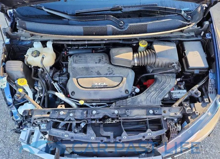 2C4RC1FG2JR129017# 12
