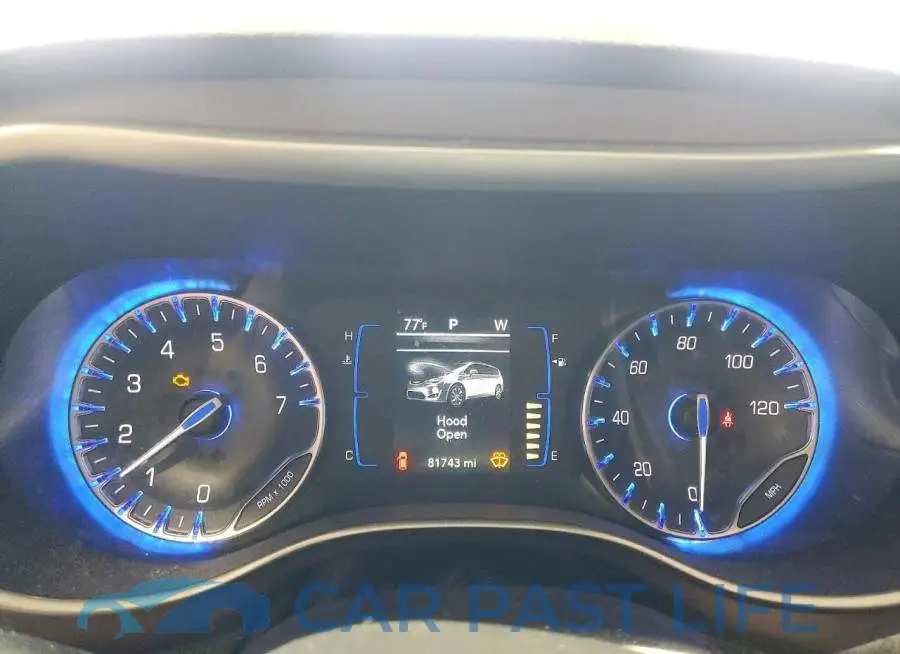 2C4RC1FG2JR261906# 9