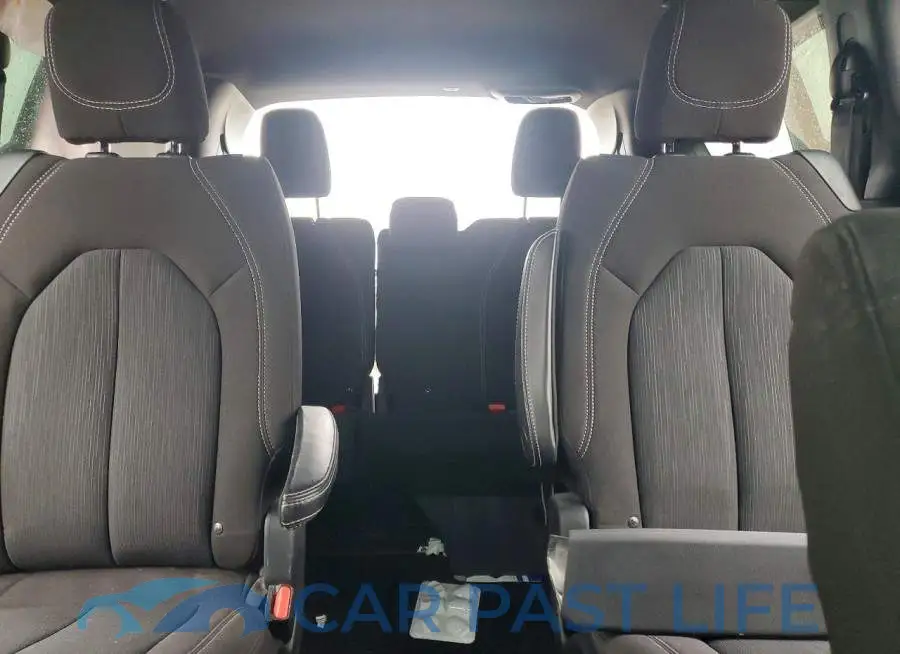 2C4RC1FG3MR513053# 10