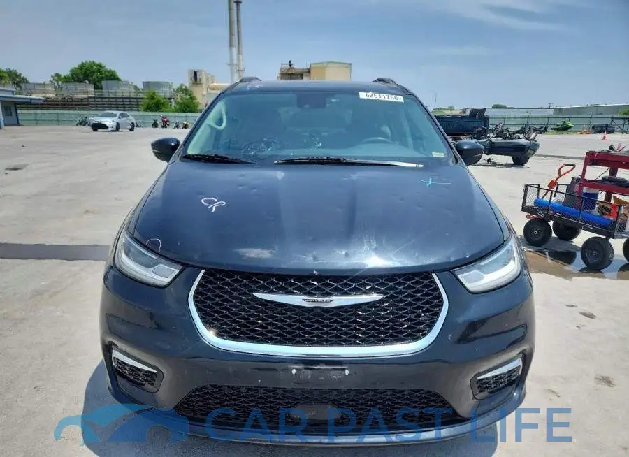 2C4RC1FG4MR587565# 5