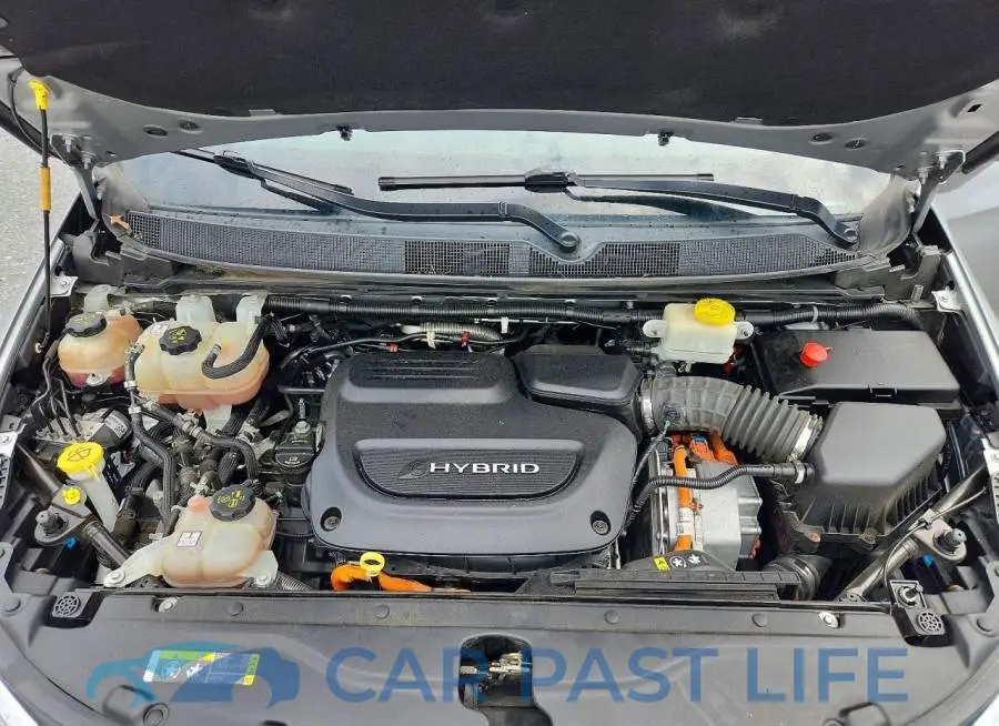 2C4RC1N70JR109642# 12