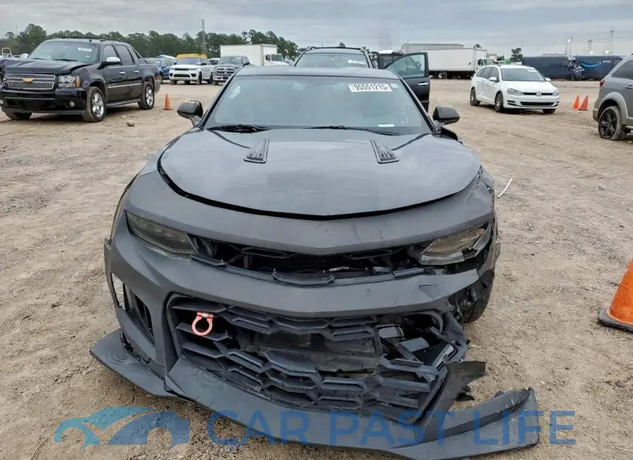 1G1FB1RS5J0144118# 5