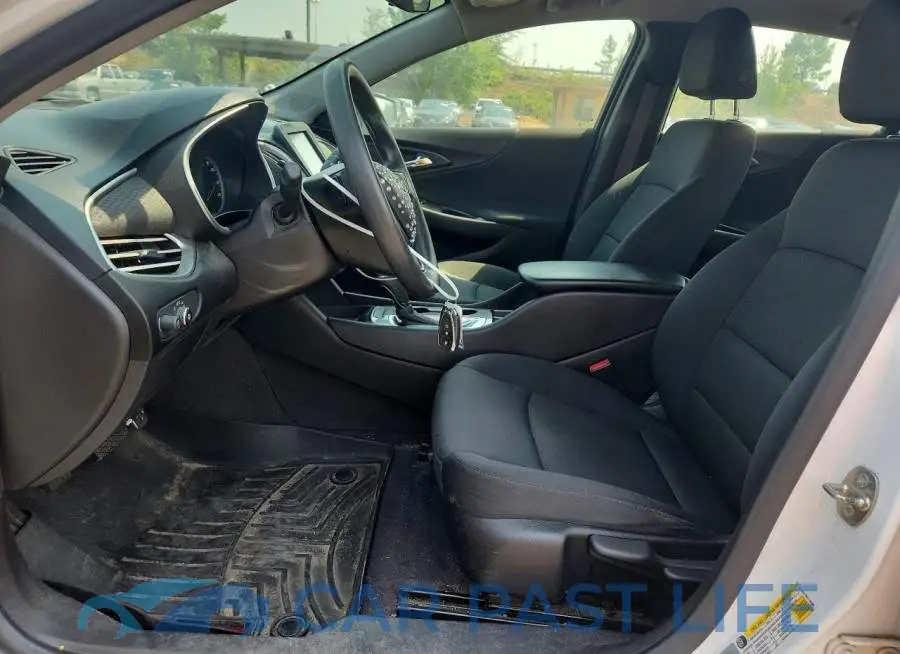 1G1ZB5ST8HF136299# 7