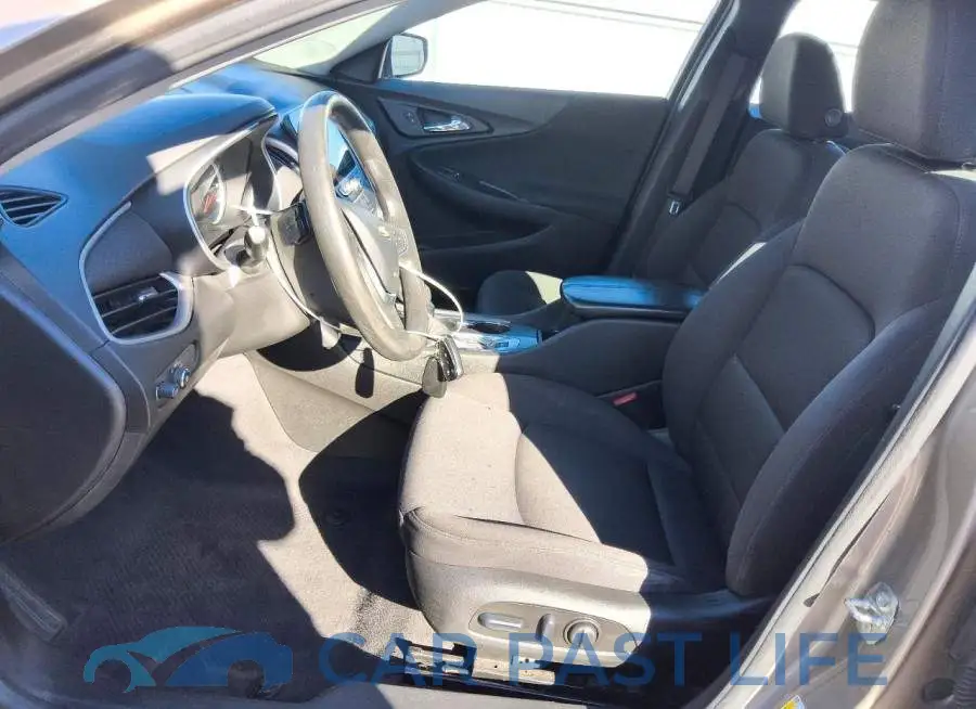 1G1ZD5ST3PF186066# 7