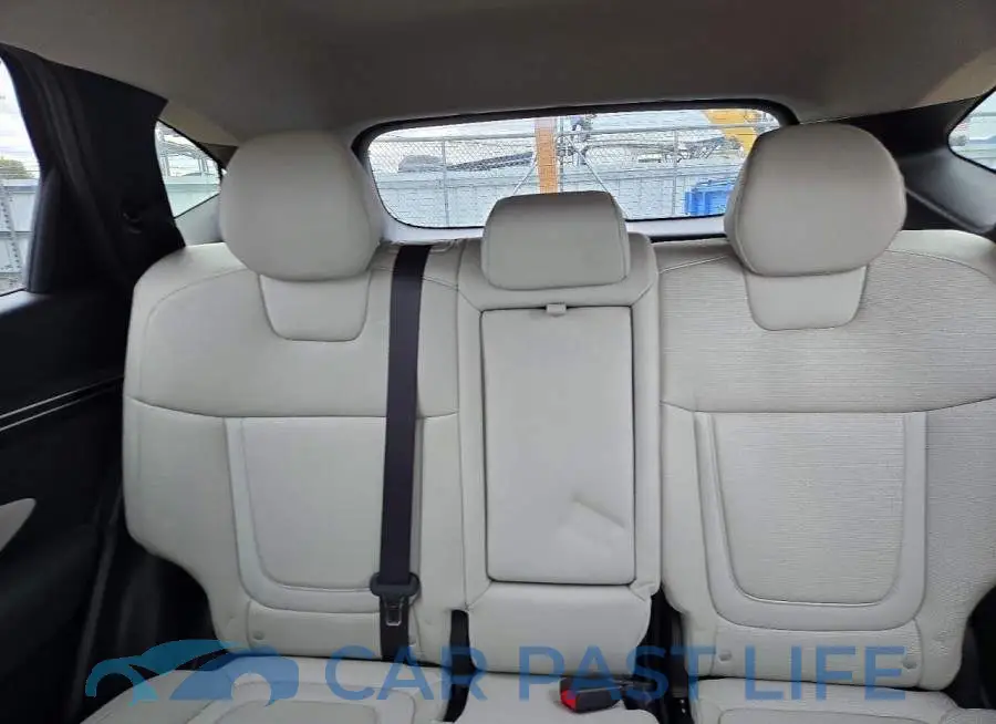 5NMJCCAE7NH050070# 10