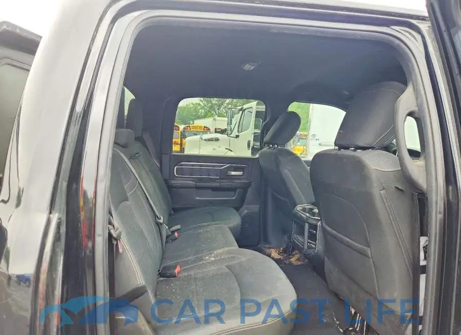 3C6UR5JJ2KG539088# 10
