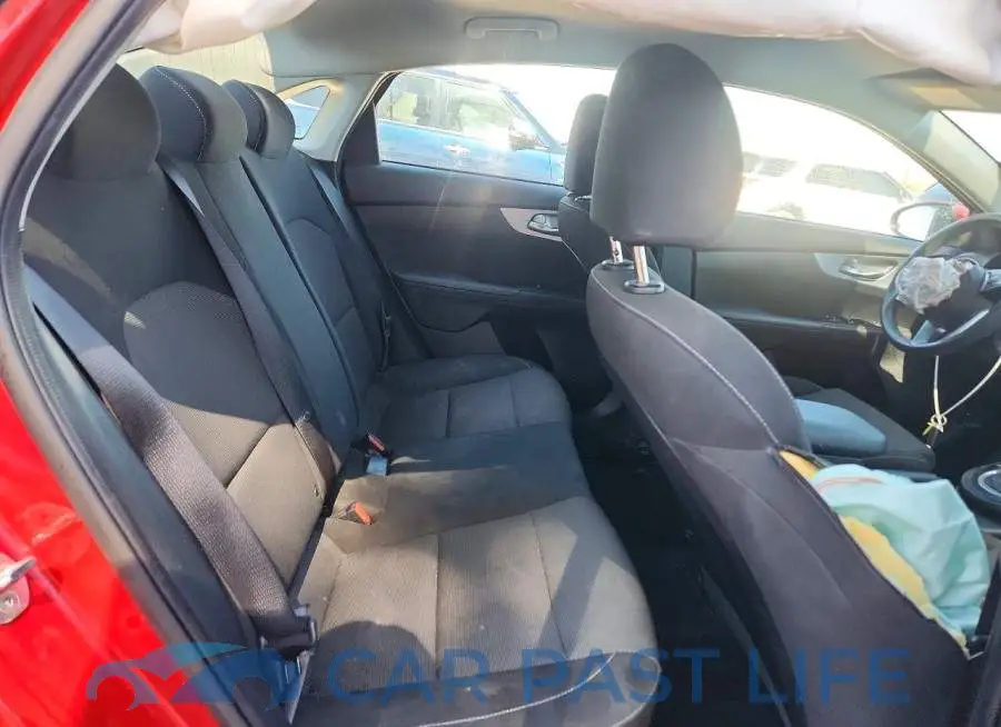 3KPF24AD8PE565370# 10