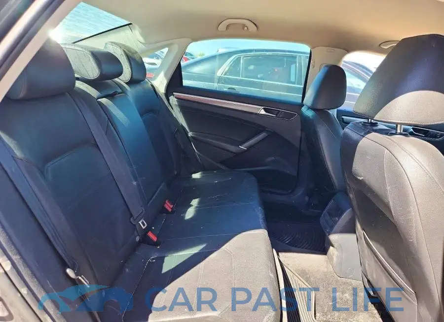 1VWDT7A33HC063238# 10