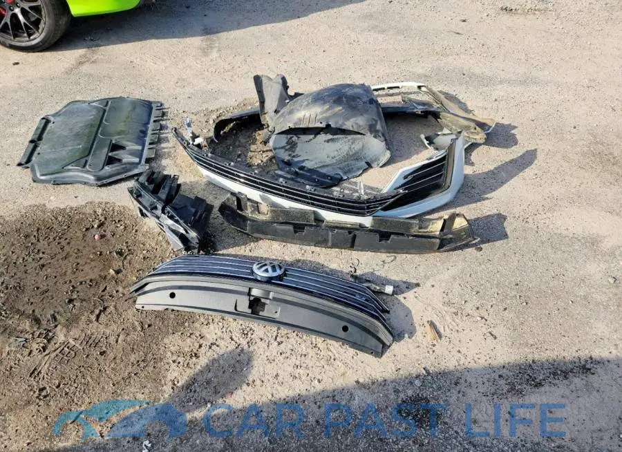 1VWDT7A39HC004095# 12