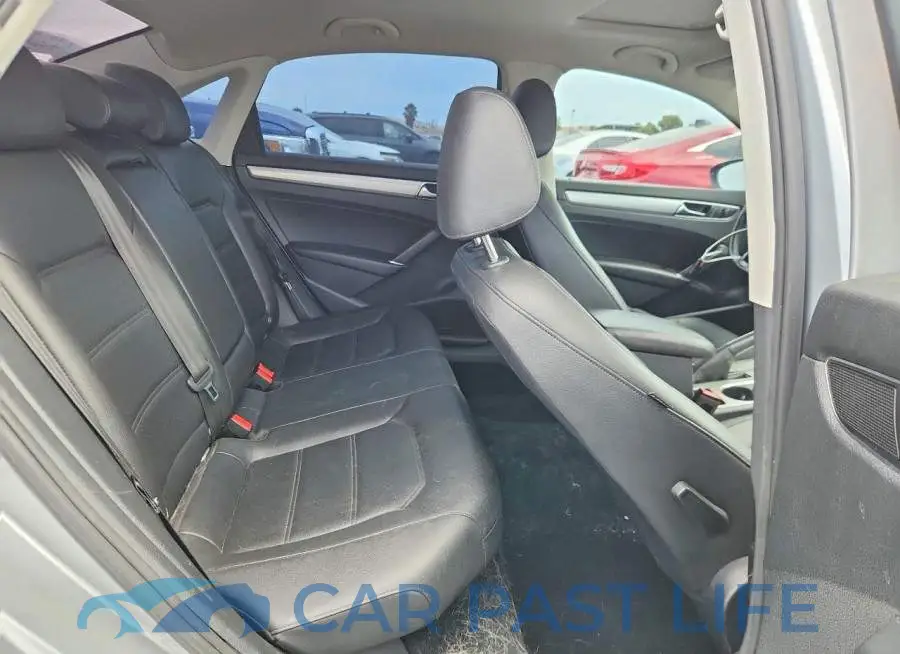 1VWLA7A38KC009751# 10