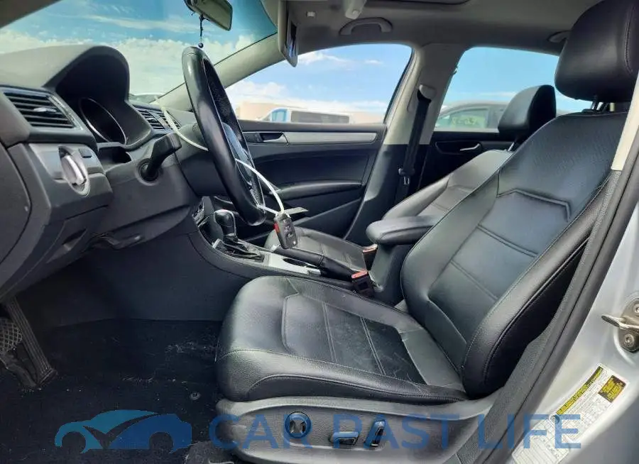 1VWLA7A38KC009751# 7
