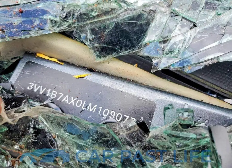 3VV1B7AX0LM109077# 12