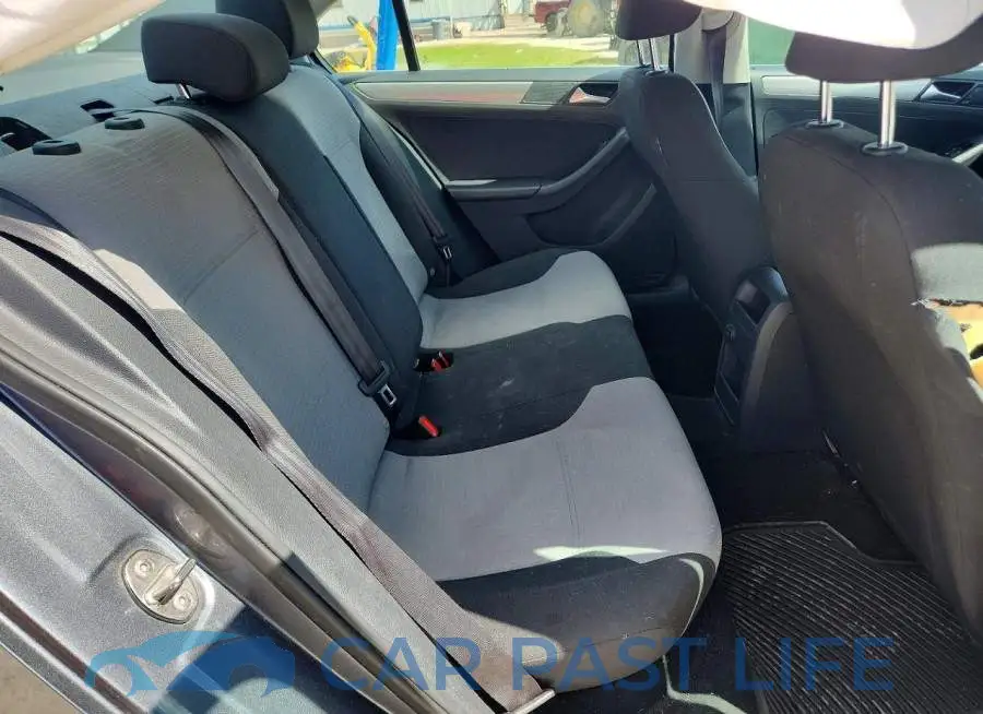 3VW2B7AJ0HM217718# 10