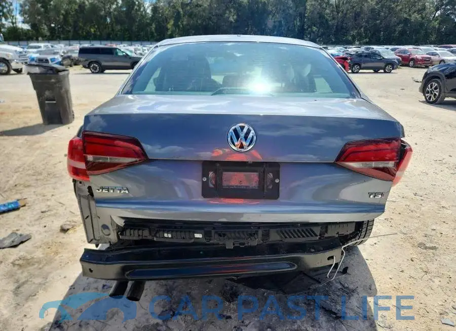 3VW2B7AJ0HM217718# 6