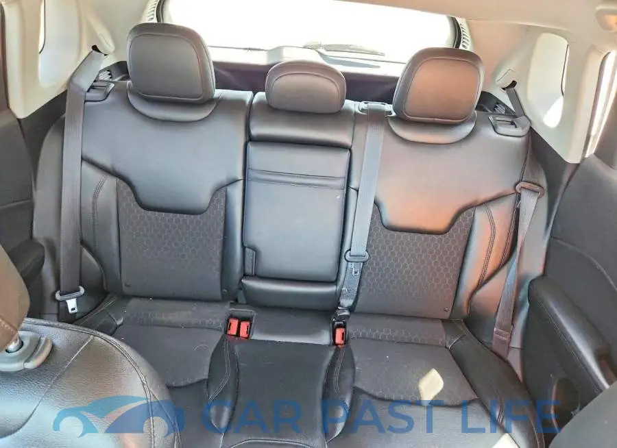 3C4NJCBB1JT300377# 10