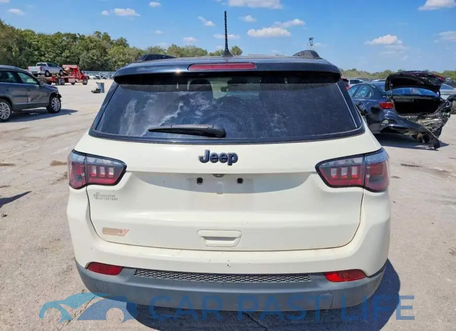 3C4NJCBB1JT300377# 6