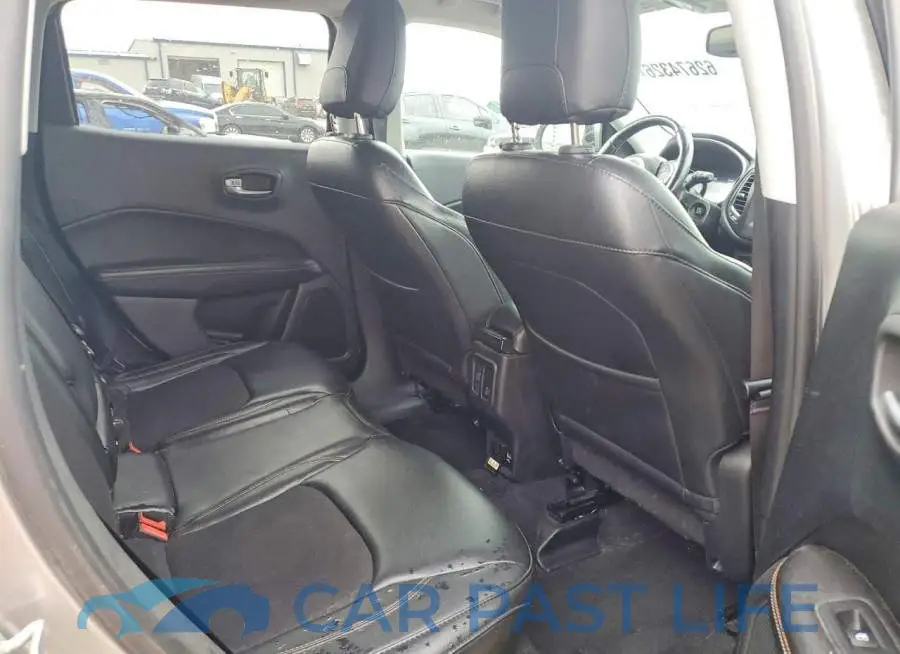 3C4NJCBB9JT461964# 11