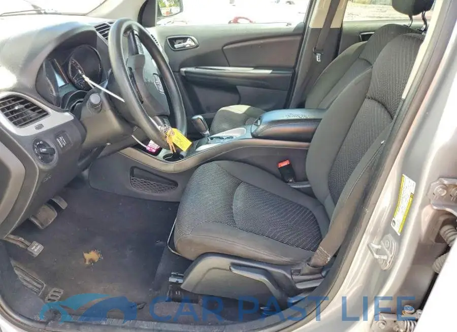 3C4PDCAB2LT275588# 7