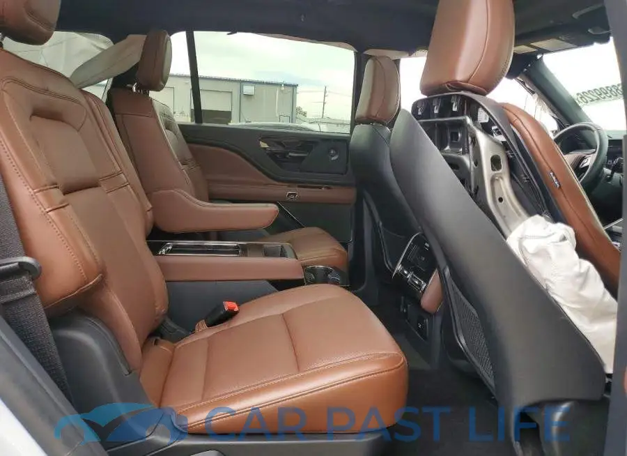 5LM5J7XCXSGL17069# 11