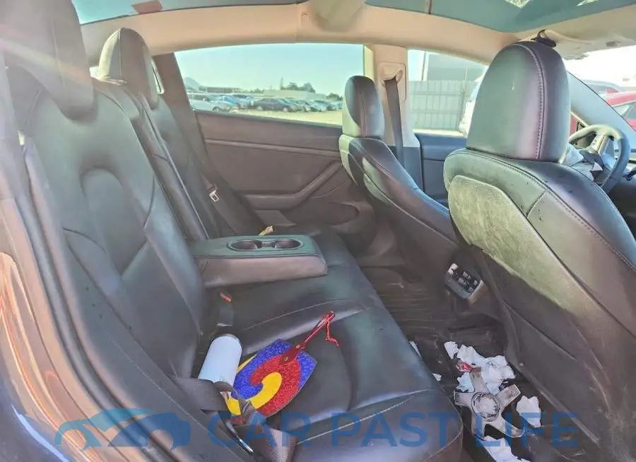 5YJ3E1EAXPF705440# 10