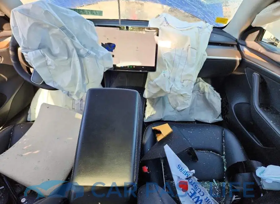5YJ3E1EB7NF194503# 8