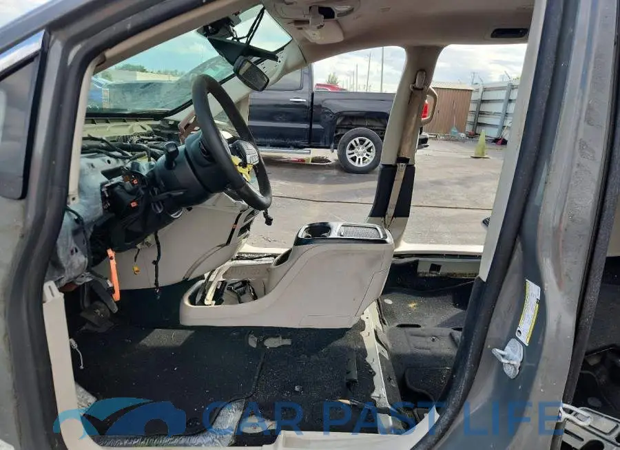 2C4RC1BG8NR133262# 7