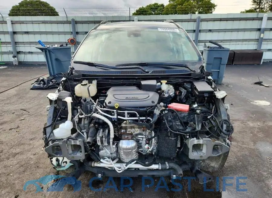 2C4RC1BG8NR133262# 5