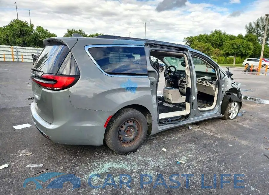 2C4RC1BG8NR133262# 3