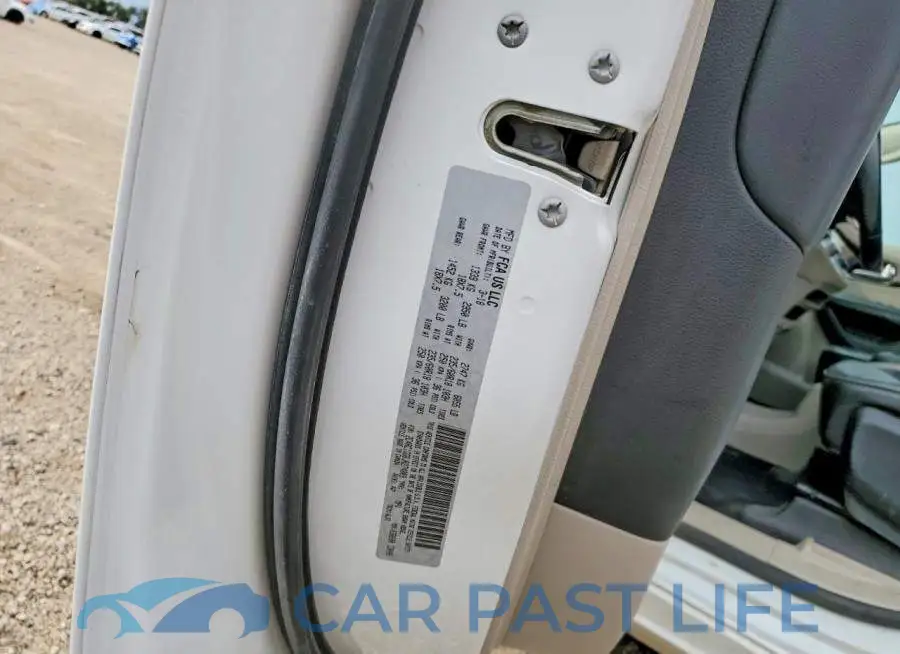 2C4RC1GG6JR274009# 13