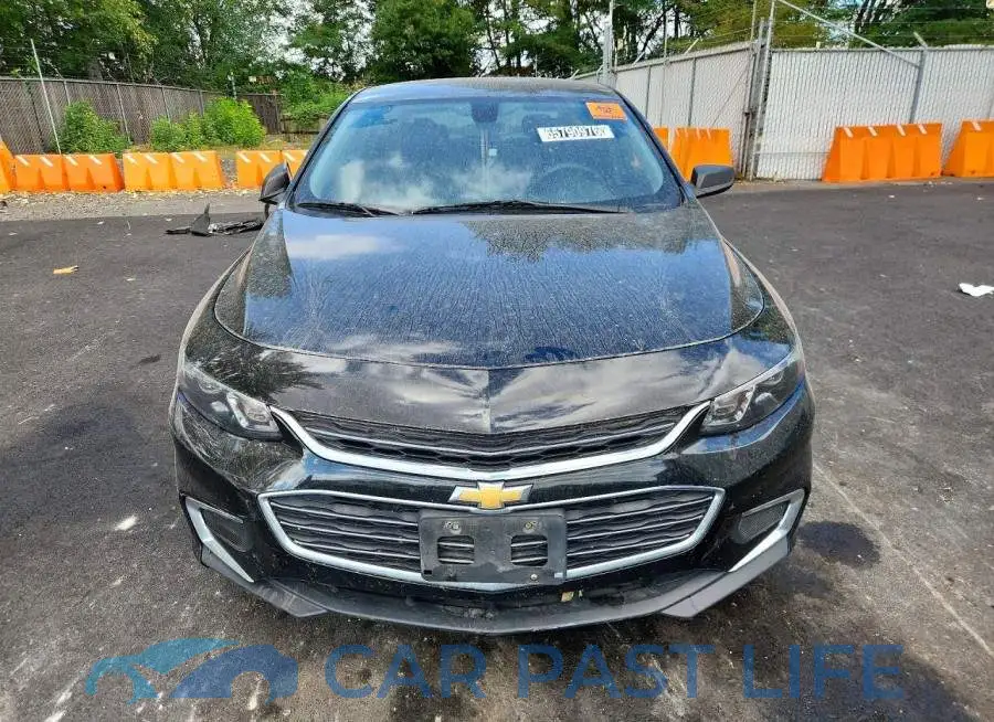 1G1ZB5STXHF209348# 5