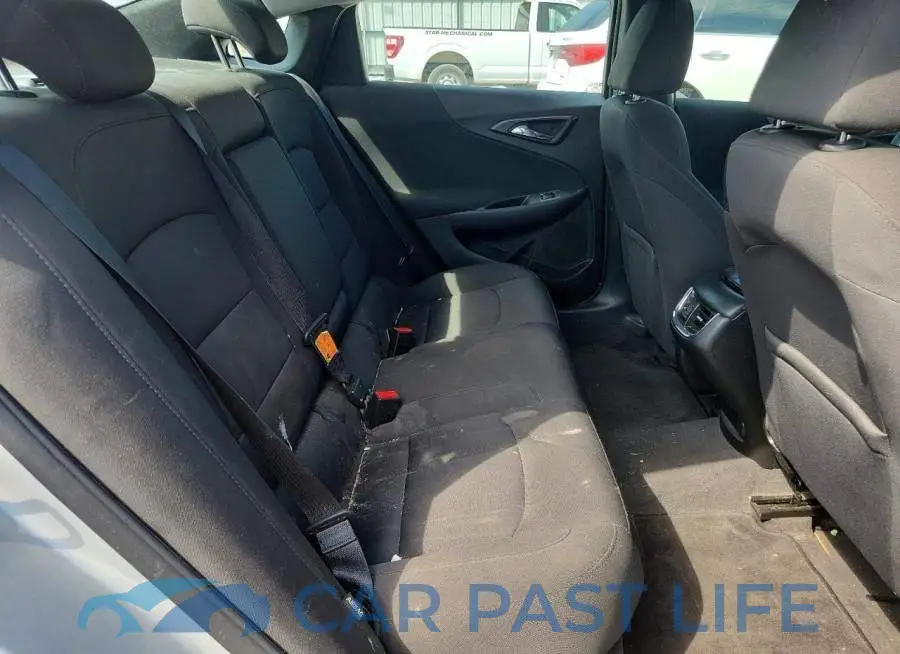1G1ZD5ST0JF201923# 10