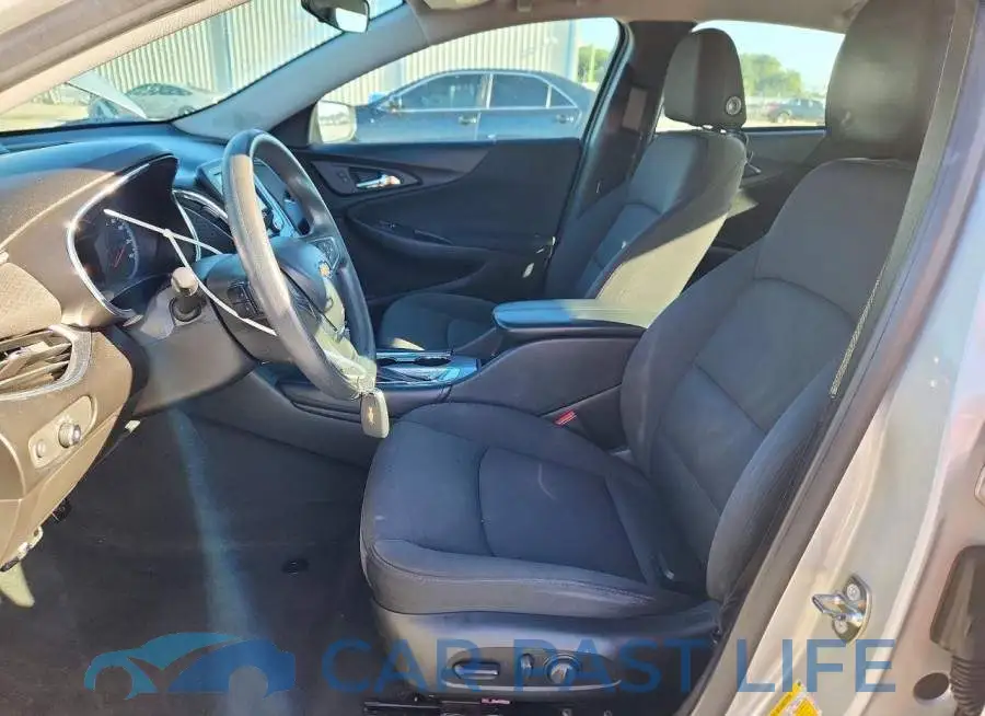 1G1ZD5ST4JF160065# 7