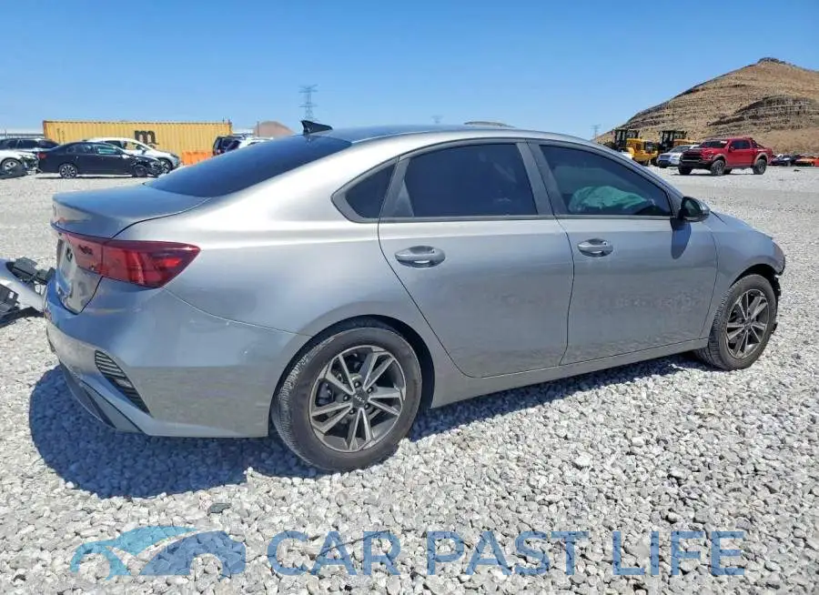 3KPF24AD8PE536175# 3