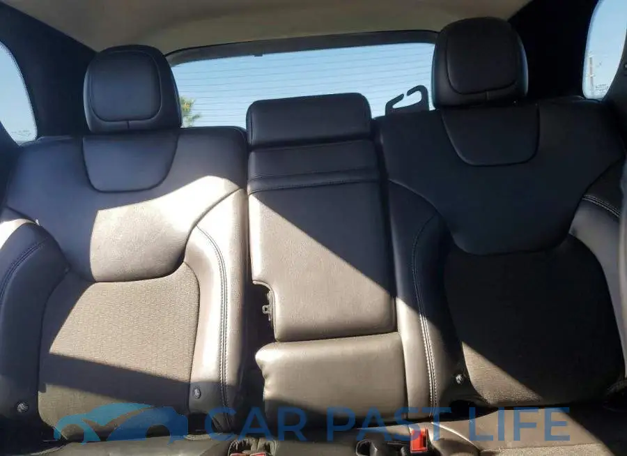 1C4PJMLX6KD105715# 10