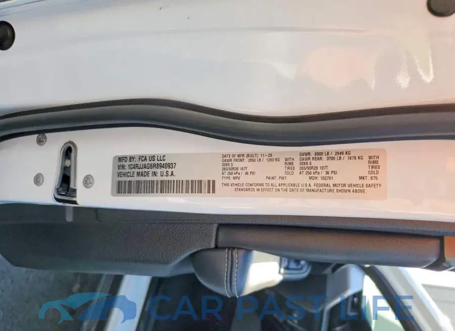 1C4RJJAG6R8940937# 14