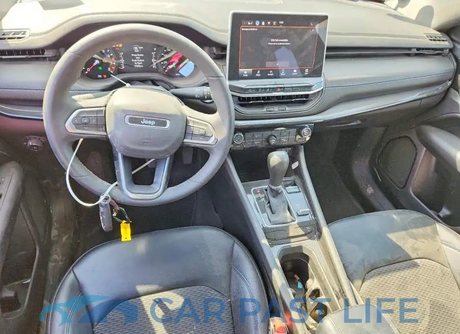 3C4NJDBN4ST568695# 8