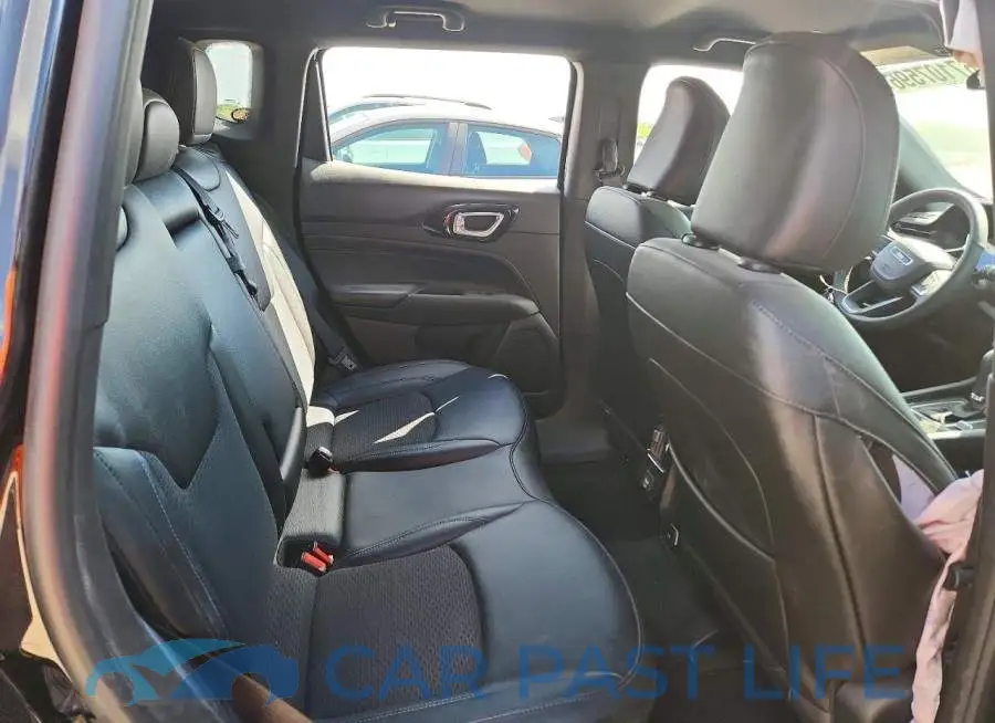 3C4NJDBN4ST568695# 10