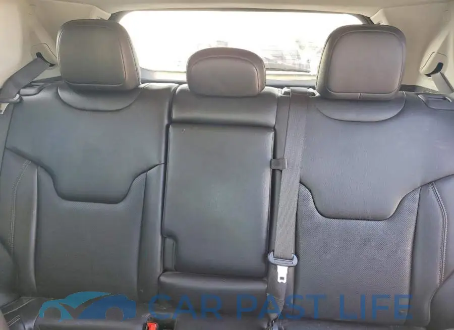 3C4NJDFBXNT133183# 10