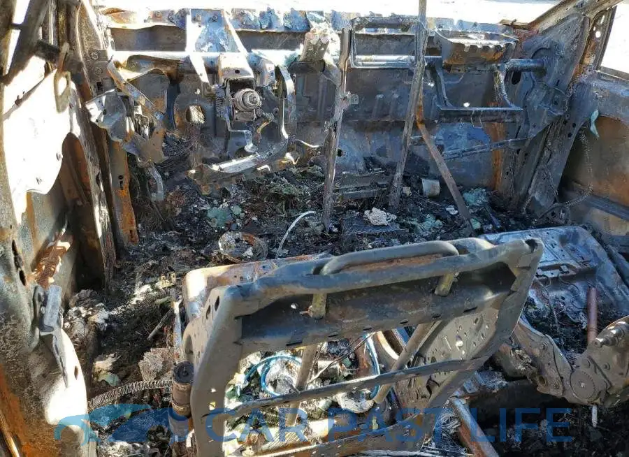 2C4RDGEG7JR189649# 8