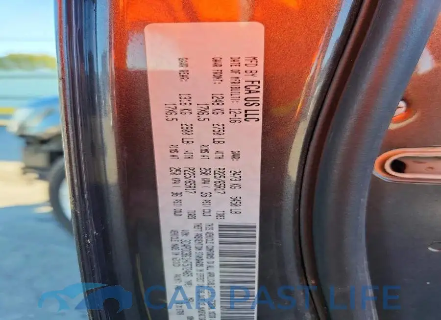 3C4PDCBG1HT572465# 14