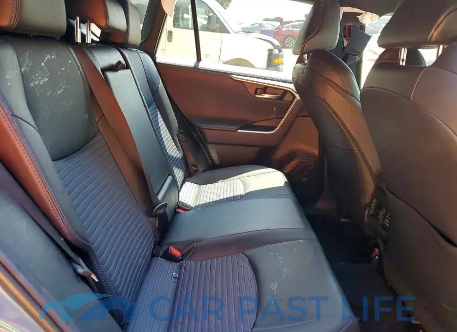 2T3E6RFV8NW030748# 11