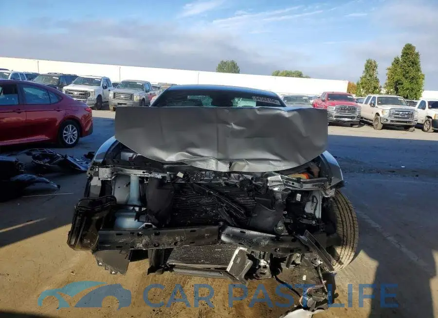 2C3CDXBG6PH595581# 5