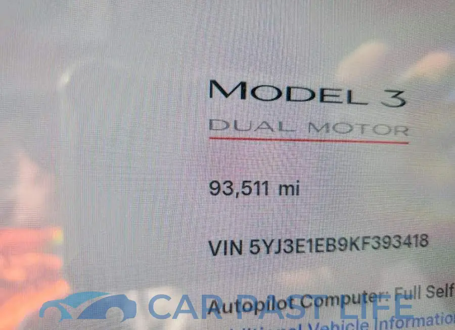 5YJ3E1EB9KF393418# 9