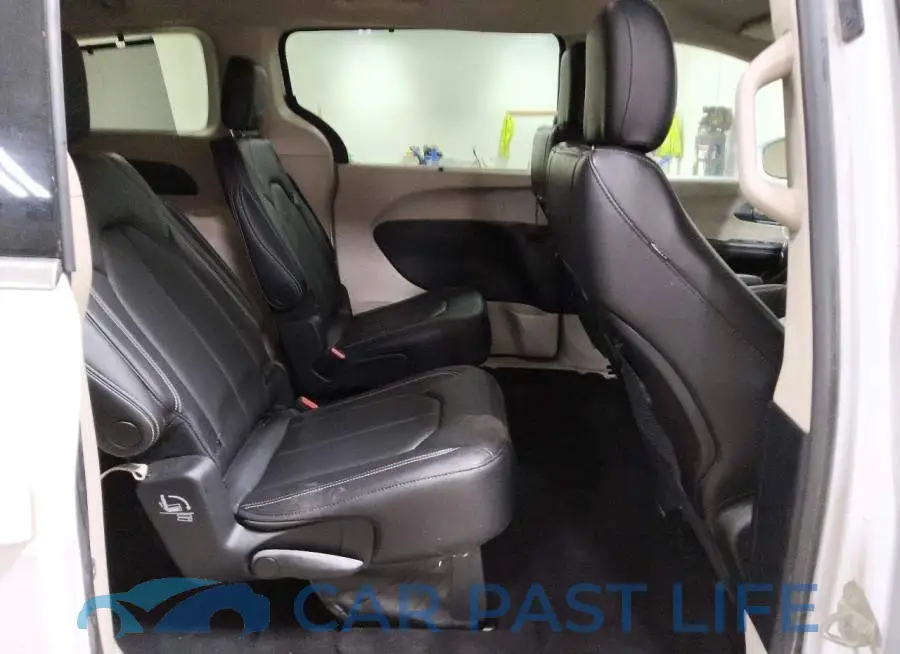 2C4RC1BG8NR163829# 11