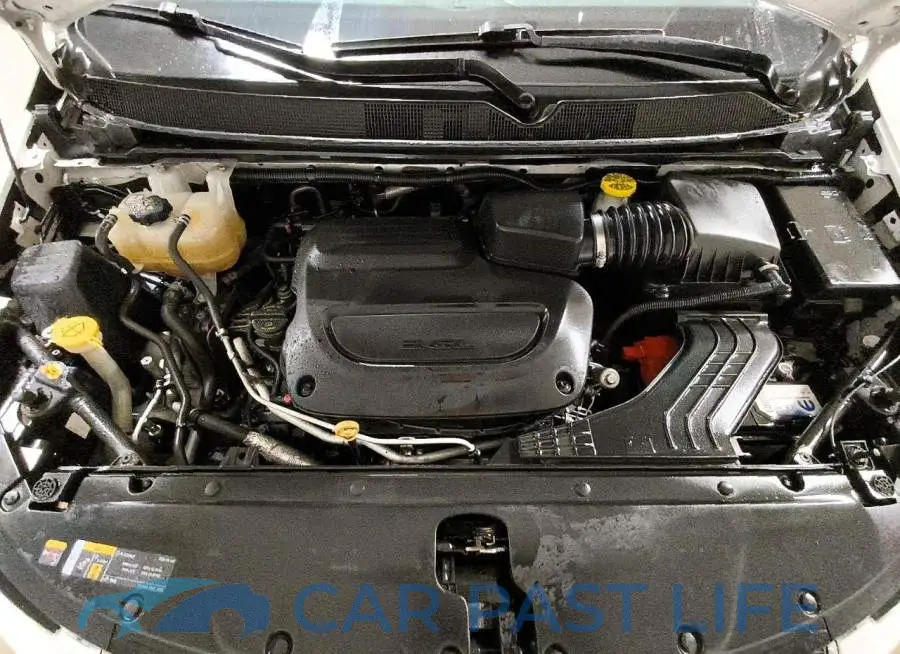 2C4RC1BG8NR163829# 12