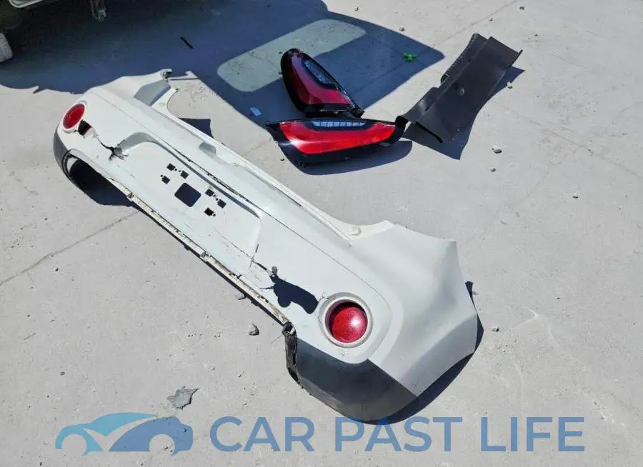 KNDJP3A51K7664135# 12