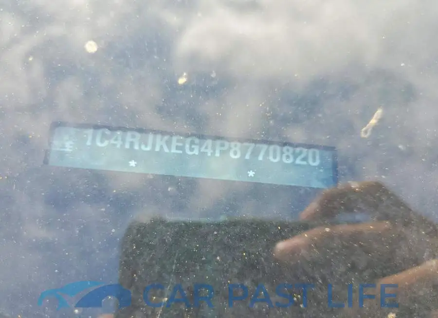 1C4RJKEG4P8770820# 14