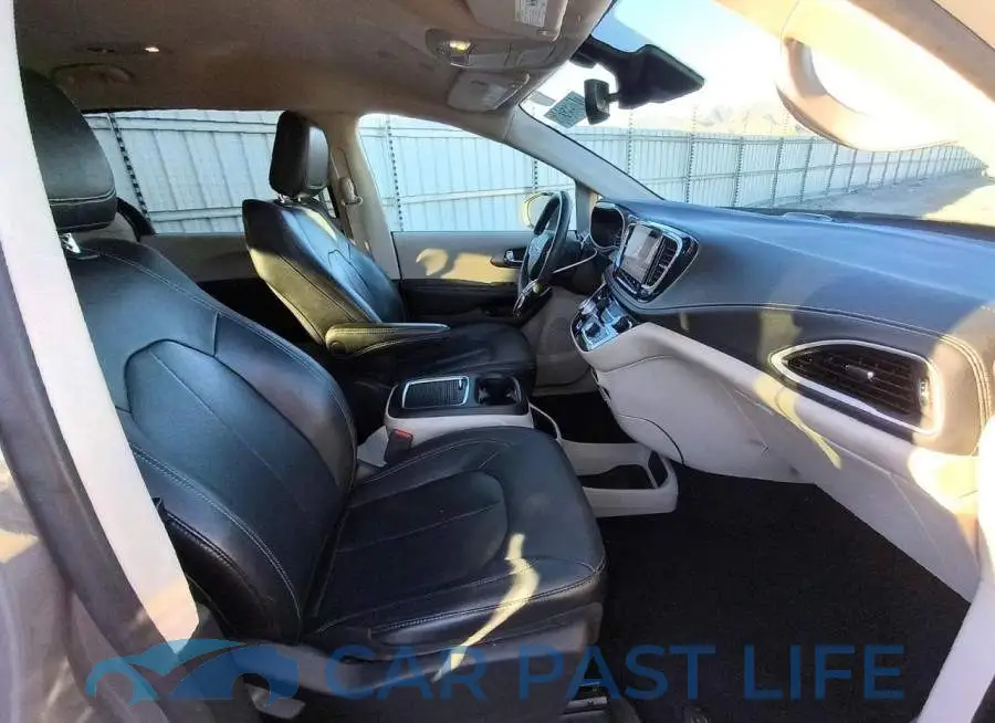 2C4RC1L70NR184172# 15