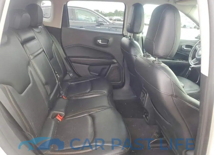 3C4NJDCB2JT264929# 11