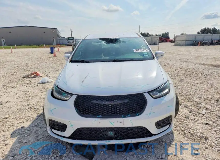 2C4RC1L77NR180071# 5